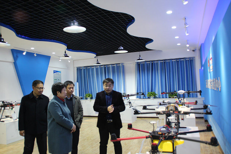 河北智飛極農(nóng)無(wú)人機(jī)科技|保定ASFC無(wú)人機(jī)駕駛員培訓(xùn)考證|打藥撒藥噴藥植保無(wú)人機(jī)